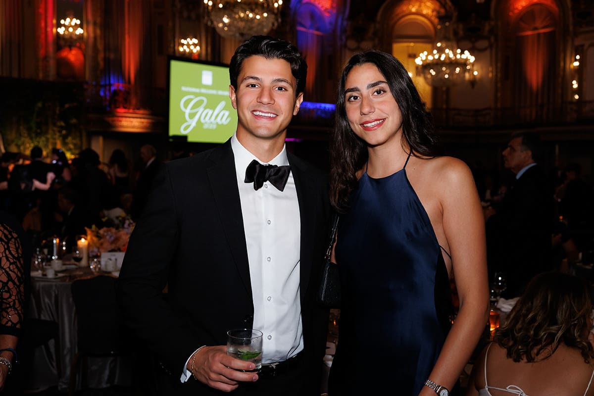 Guests dressed formally and networking at a Chicago corporate gala, photographed by Chicago corporate event photographer Tori Soper.